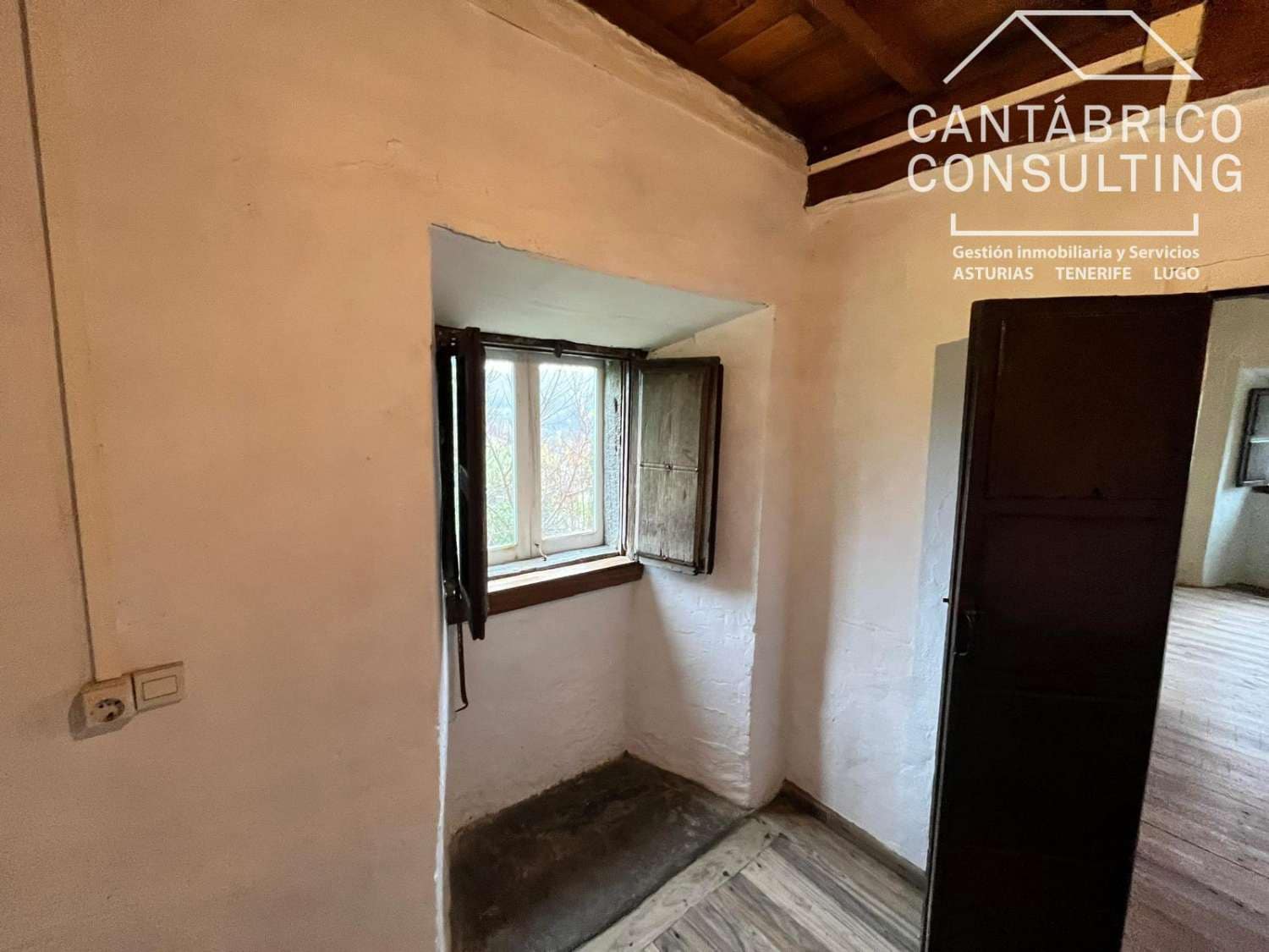 5 soveværelse Byhus til salg i Coana - € 138.000 (Ref: 9518467)