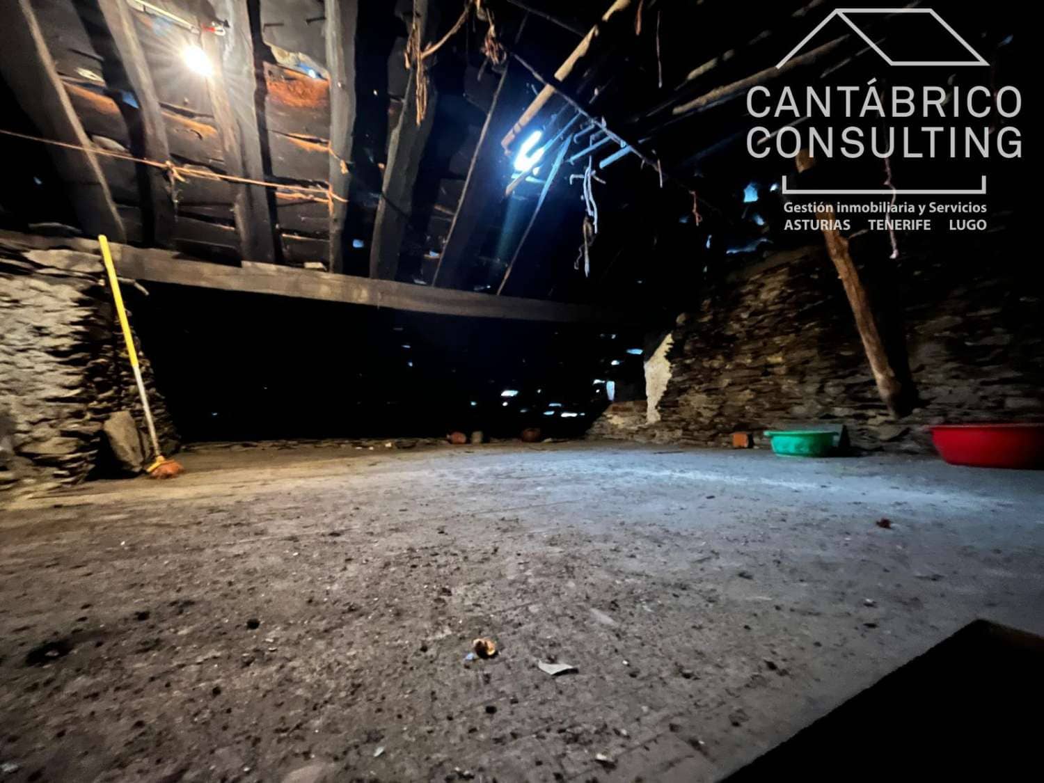 5 soveværelse Byhus til salg i Coana - € 138.000 (Ref: 9518467)