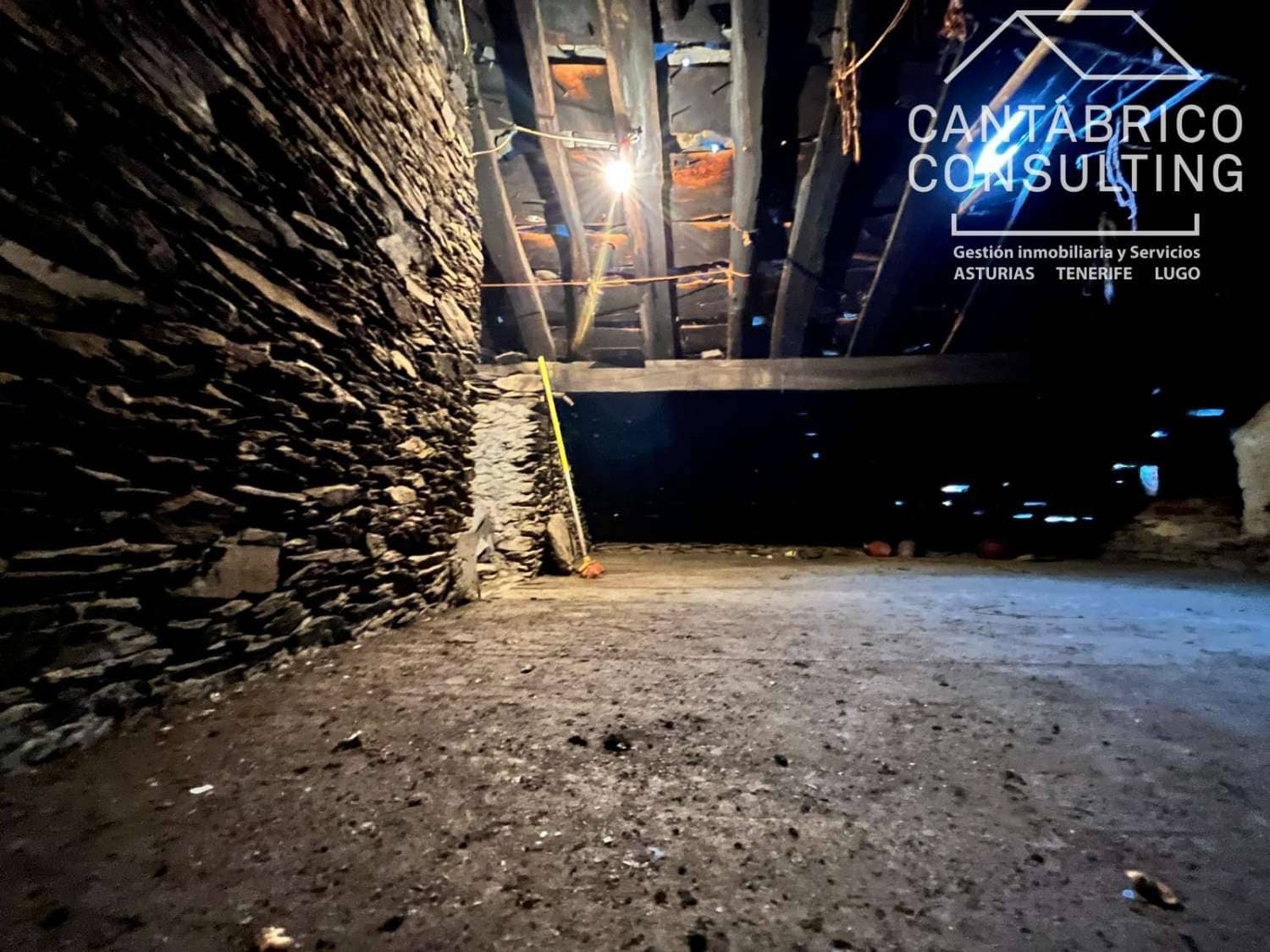 5 soveværelse Byhus til salg i Coana - € 138.000 (Ref: 9518467)