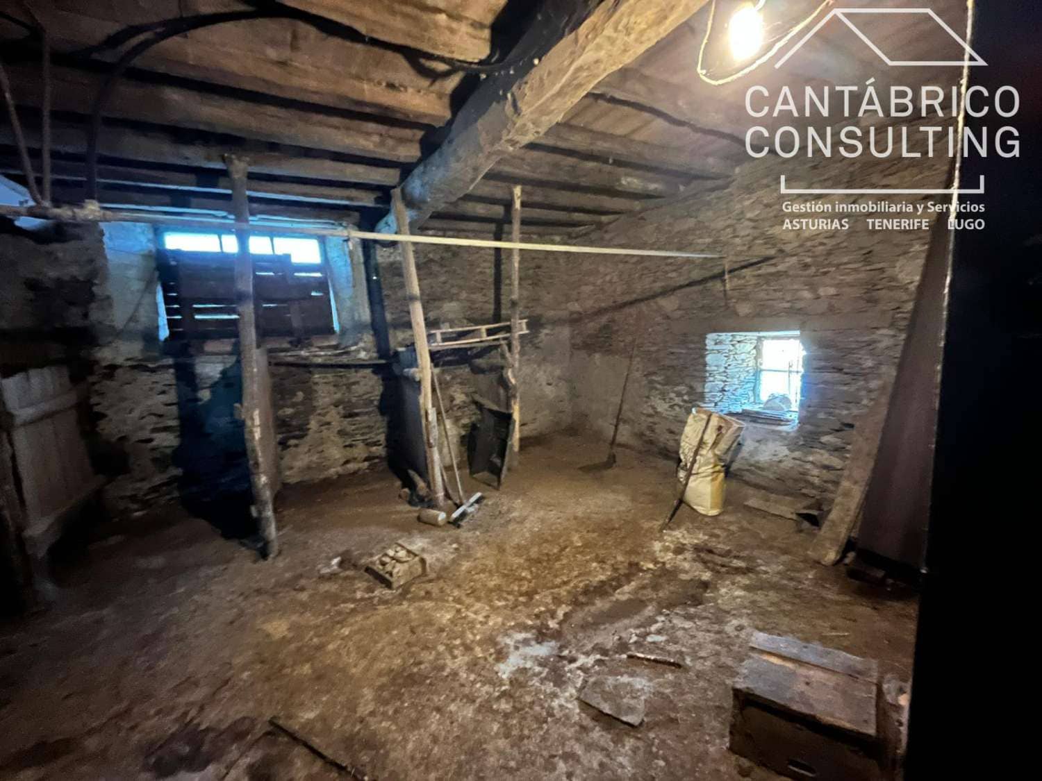 5 soveværelse Byhus til salg i Coana - € 138.000 (Ref: 9518467)