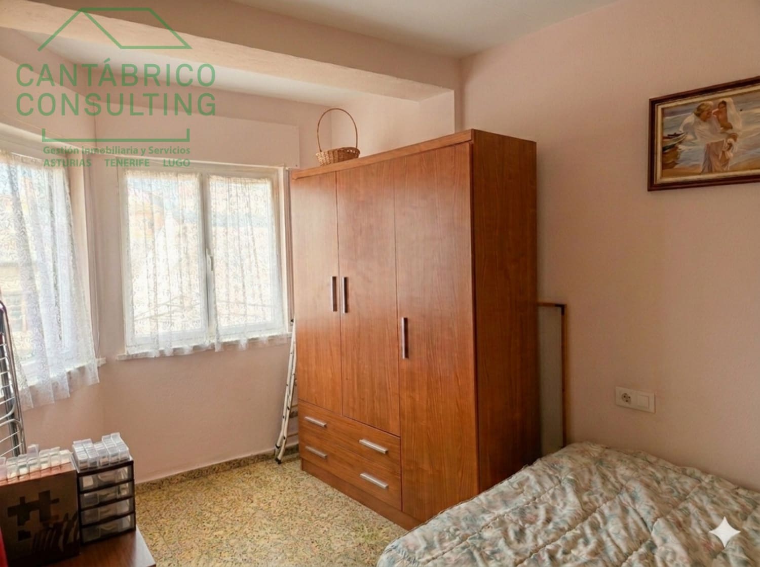 Piso de 3 habitaciones en Navia en venta - 98.000 € (Ref: 9651252)