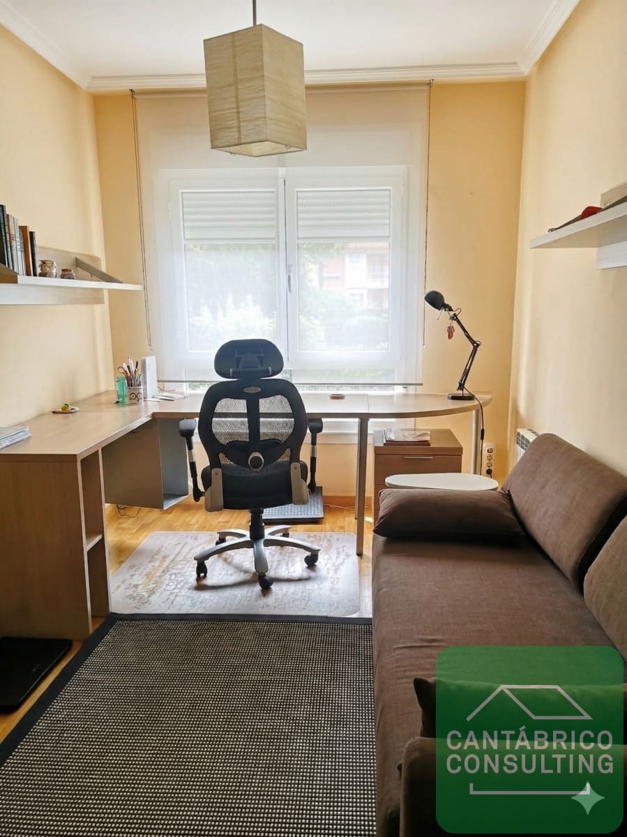 3 soverom Leilighet til salgs i Navia med garasje - € 268 000 (Ref: 9751617)