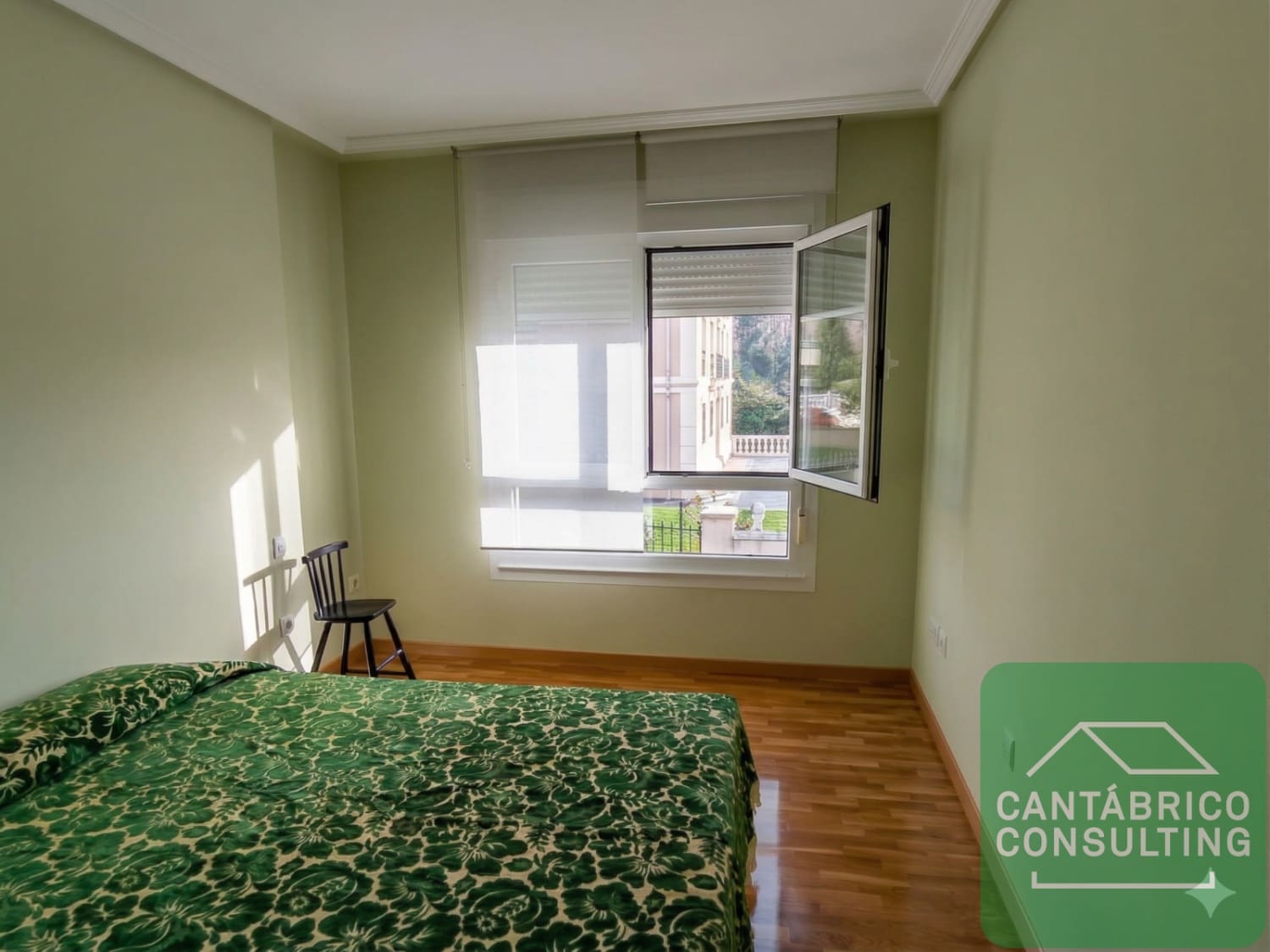 3 soverom Leilighet til salgs i Navia med garasje - € 268 000 (Ref: 9751617)