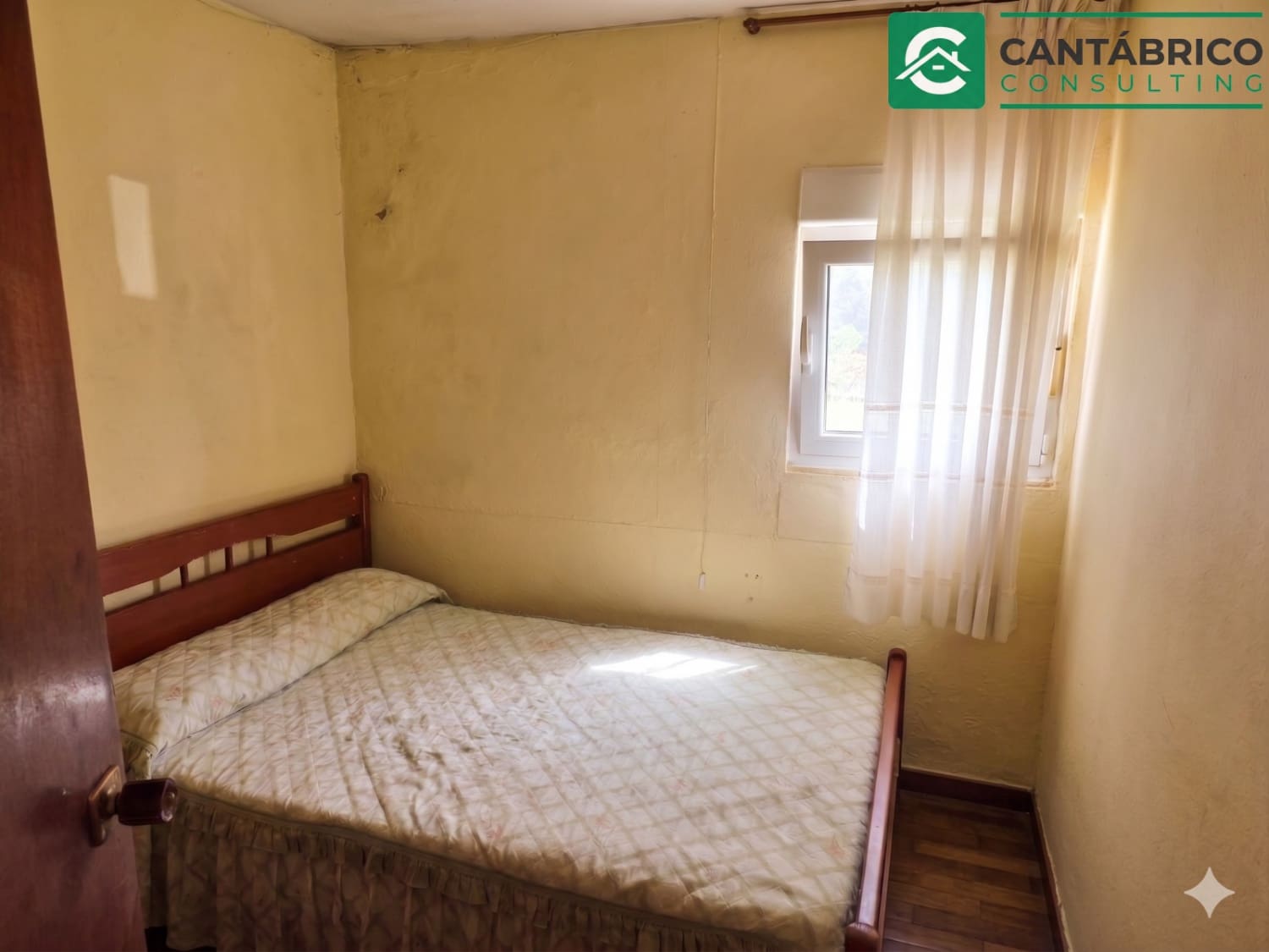 3 bedroom Townhouse for sale in Villayon with garage - € 130,000 (Ref: 9817004)