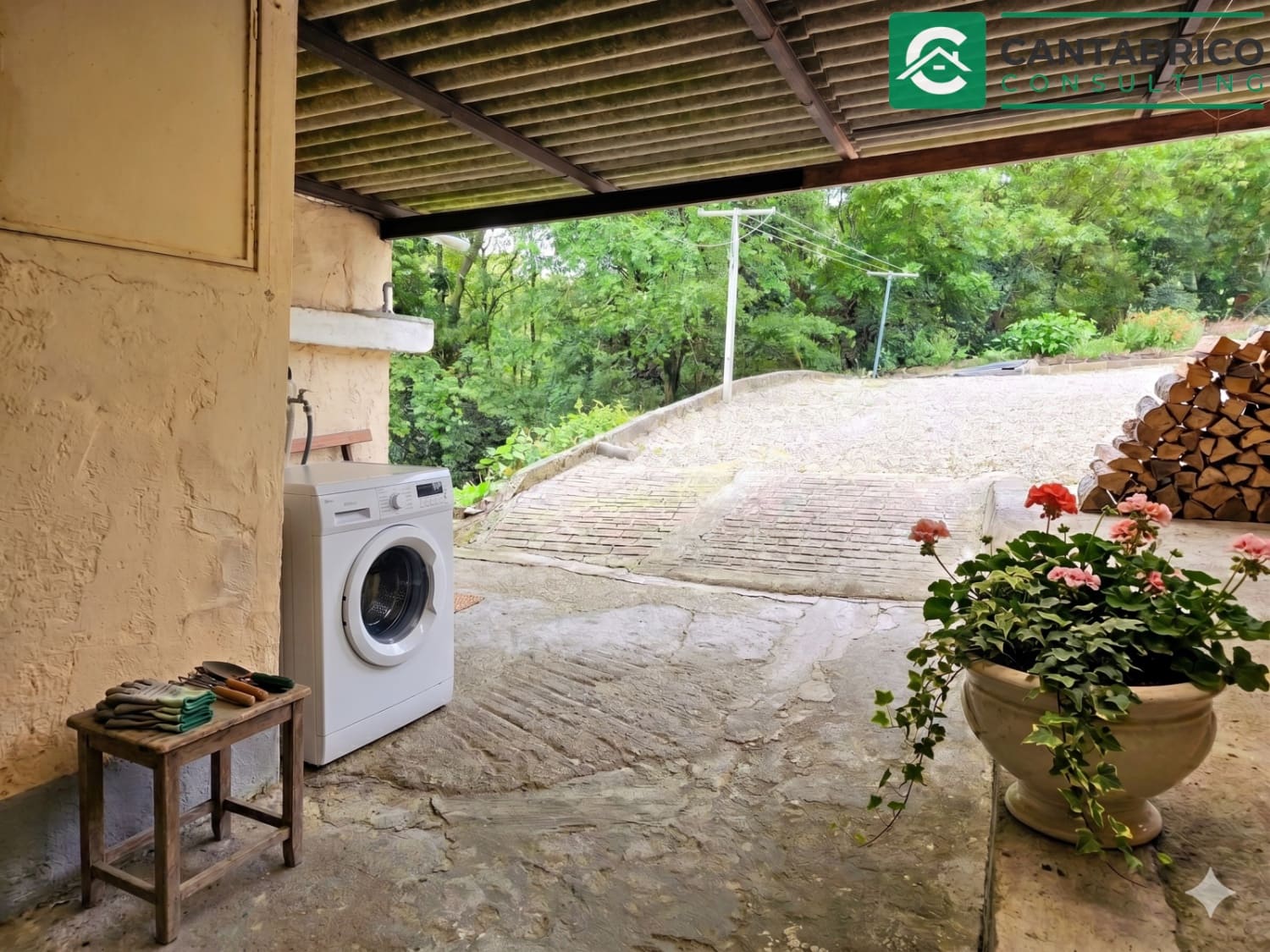 3 bedroom Townhouse for sale in Villayon with garage - € 130,000 (Ref: 9817004)