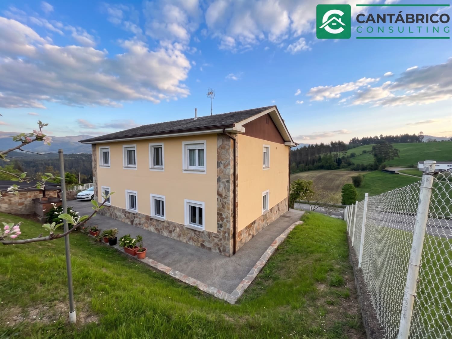 4 chambre Maison de Ville à vendre à Navia - 350 000 € (Ref: 9817005)