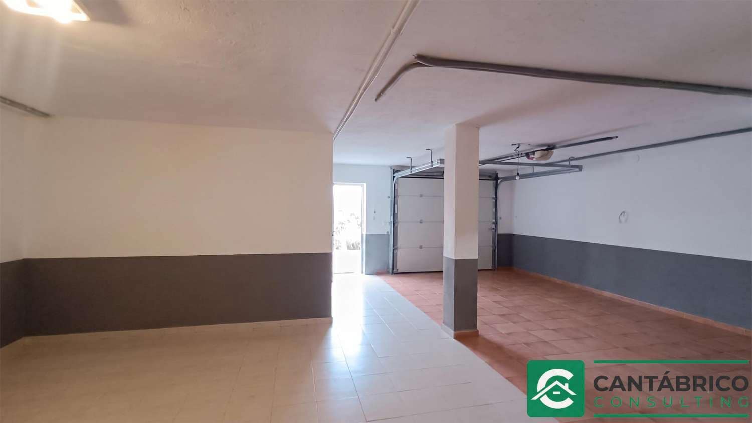 4 bedroom Townhouse for sale in Navia - € 350,000 (Ref: 9817005)