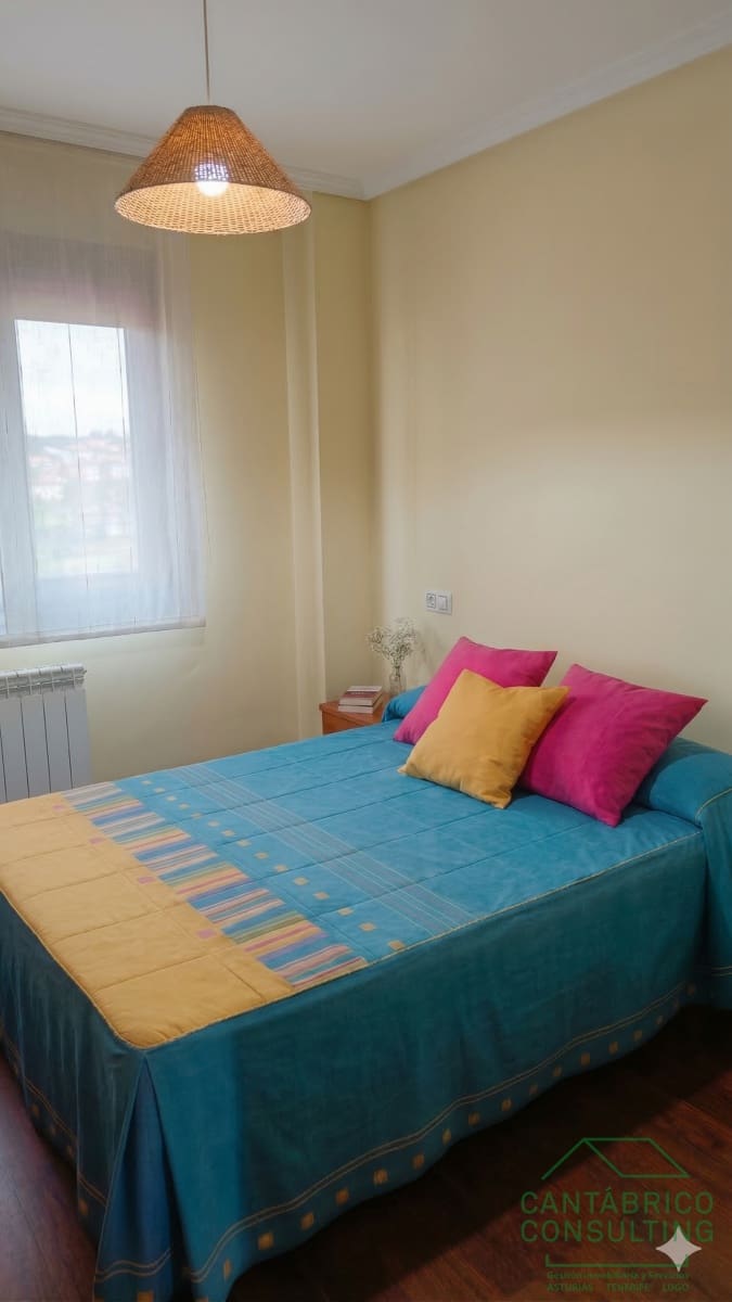 Piso de 3 habitaciones en Navia en venta con garaje - 320.000 € (Ref: 9817007)