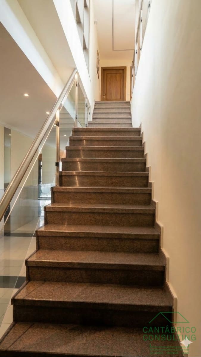 Piso de 3 habitaciones en Navia en venta con garaje - 320.000 € (Ref: 9817007)