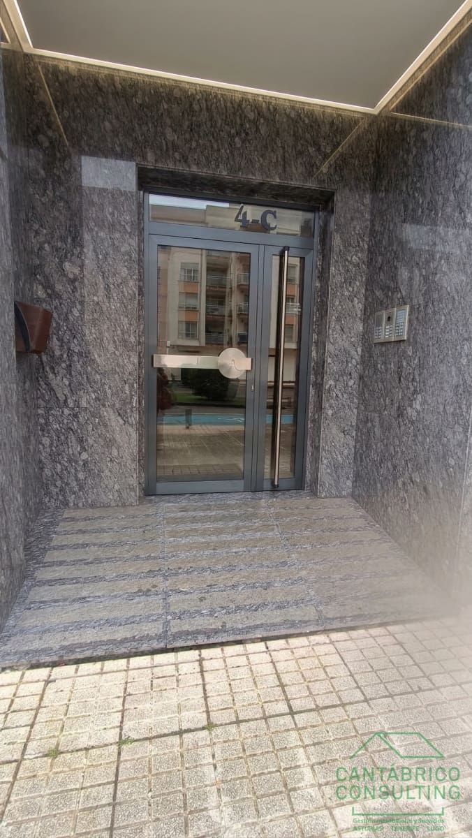 Piso de 3 habitaciones en Navia en venta con garaje - 320.000 € (Ref: 9817007)