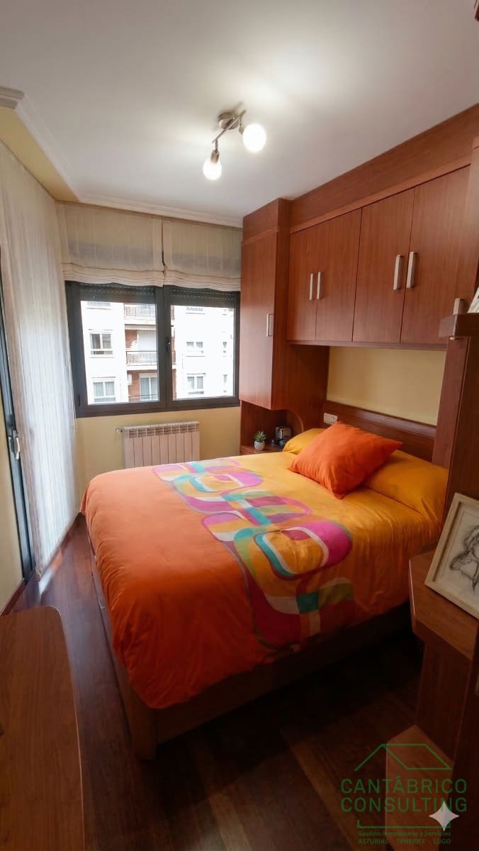 Piso de 3 habitaciones en Navia en venta con garaje - 320.000 € (Ref: 9817007)