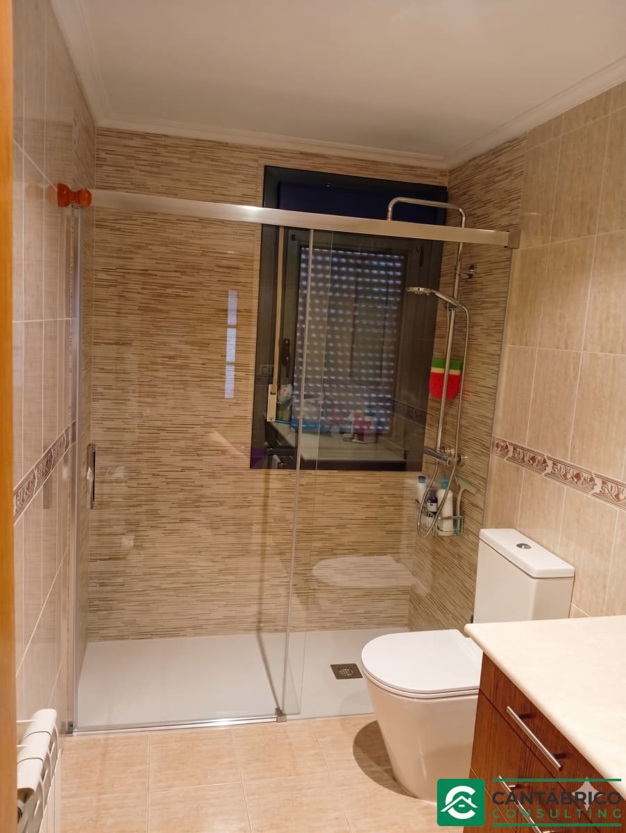 Piso de 3 habitaciones en Navia en venta con garaje - 320.000 € (Ref: 9817007)