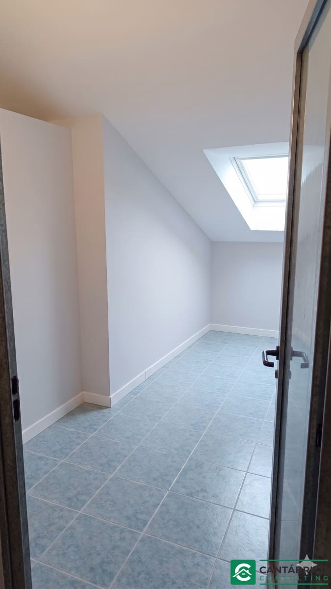 Piso de 3 habitaciones en Navia en venta con garaje - 320.000 € (Ref: 9817007)