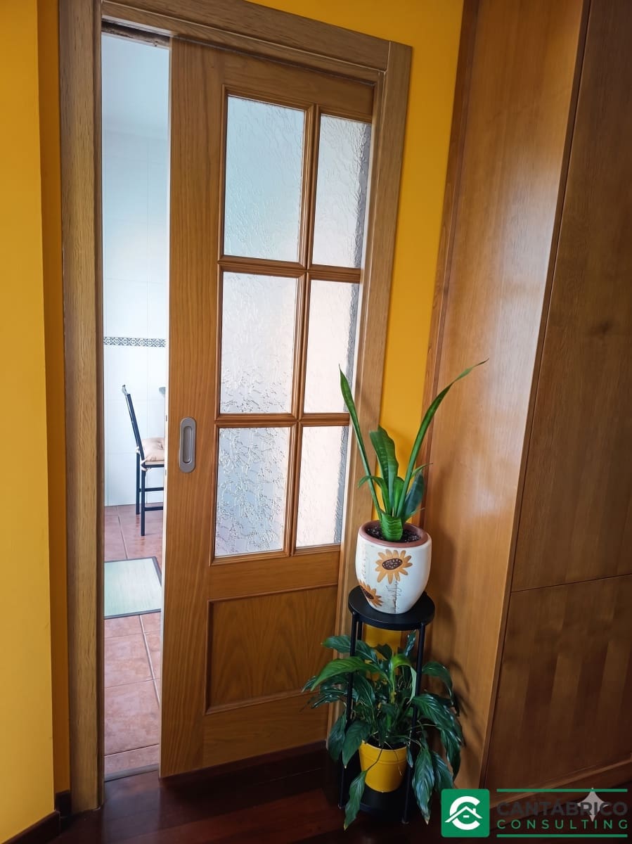 Piso de 3 habitaciones en Navia en venta con garaje - 320.000 € (Ref: 9817007)