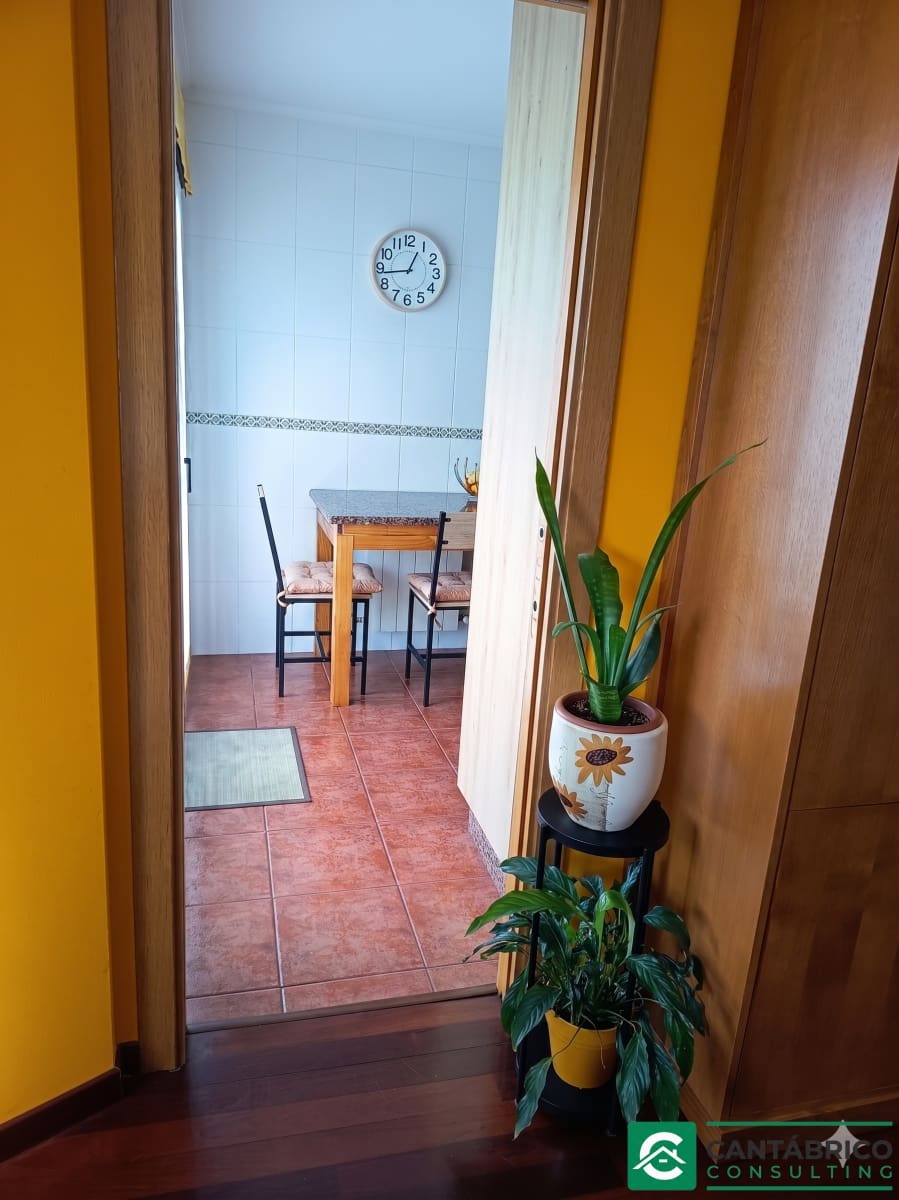 Piso de 3 habitaciones en Navia en venta con garaje - 320.000 € (Ref: 9817007)