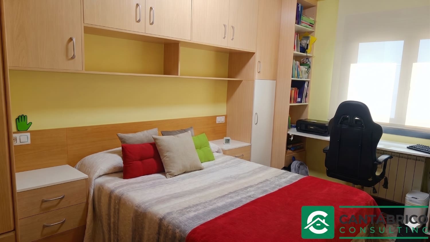 Piso de 3 habitaciones en Navia en venta con garaje - 320.000 € (Ref: 9817007)