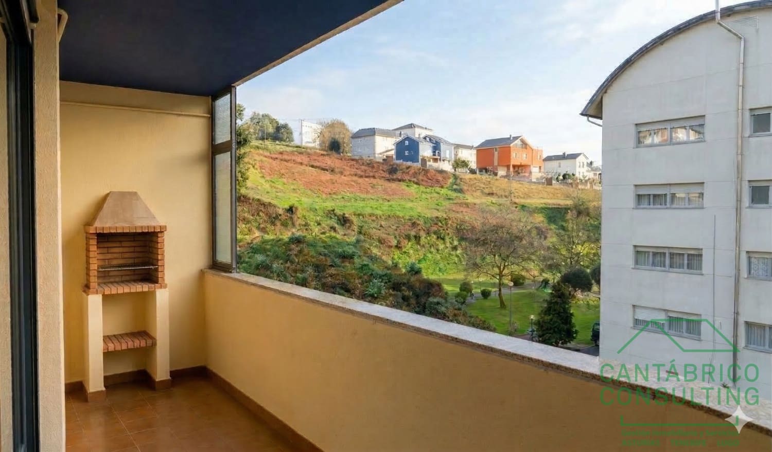 Piso de 3 habitaciones en Navia en venta con garaje - 320.000 € (Ref: 9817007)