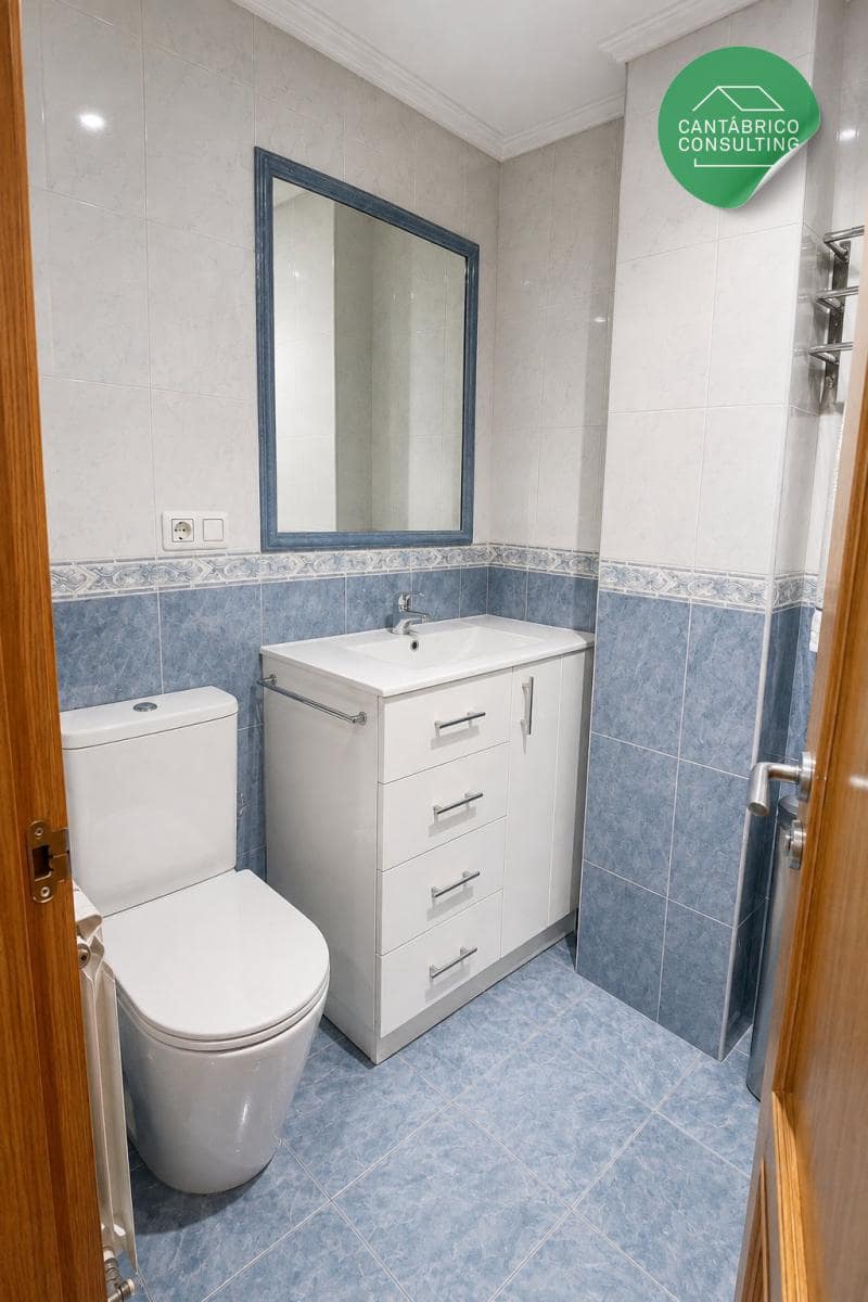 3 bedroom Flat for sale in Navia with garage - € 320,000 (Ref: 9817007)