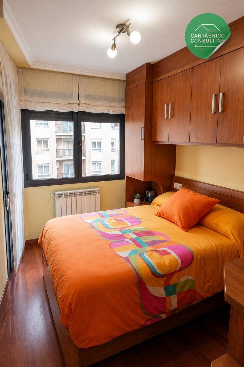 3 bedroom Flat for sale in Navia with garage - € 320,000 (Ref: 9817007)