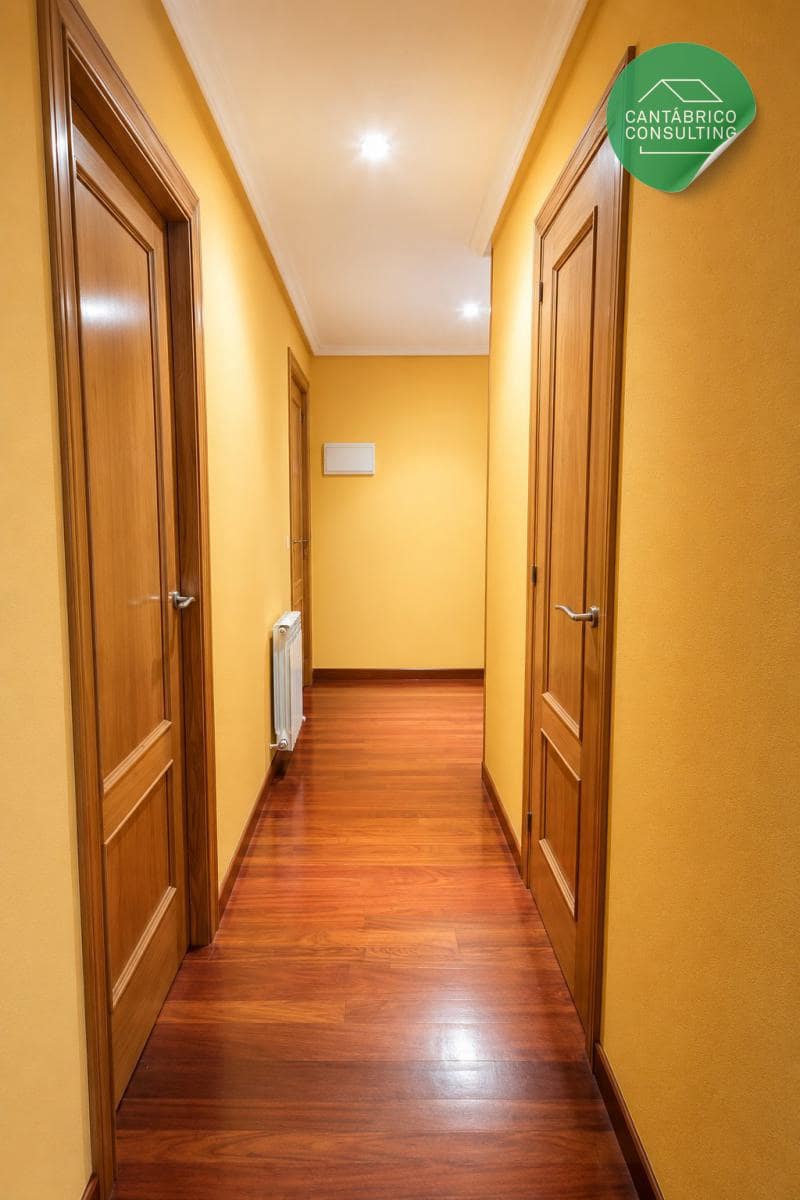 3 bedroom Flat for sale in Navia with garage - € 320,000 (Ref: 9817007)