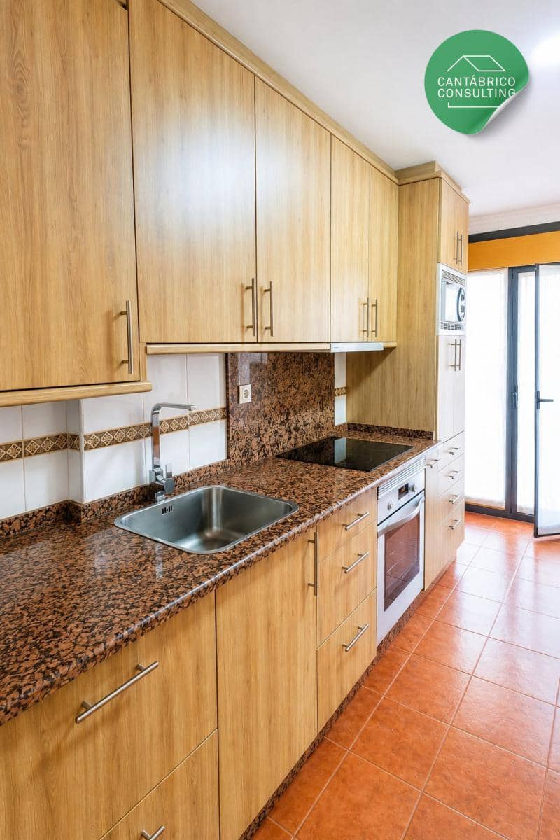 3 bedroom Flat for sale in Navia with garage - € 320,000 (Ref: 9817007)