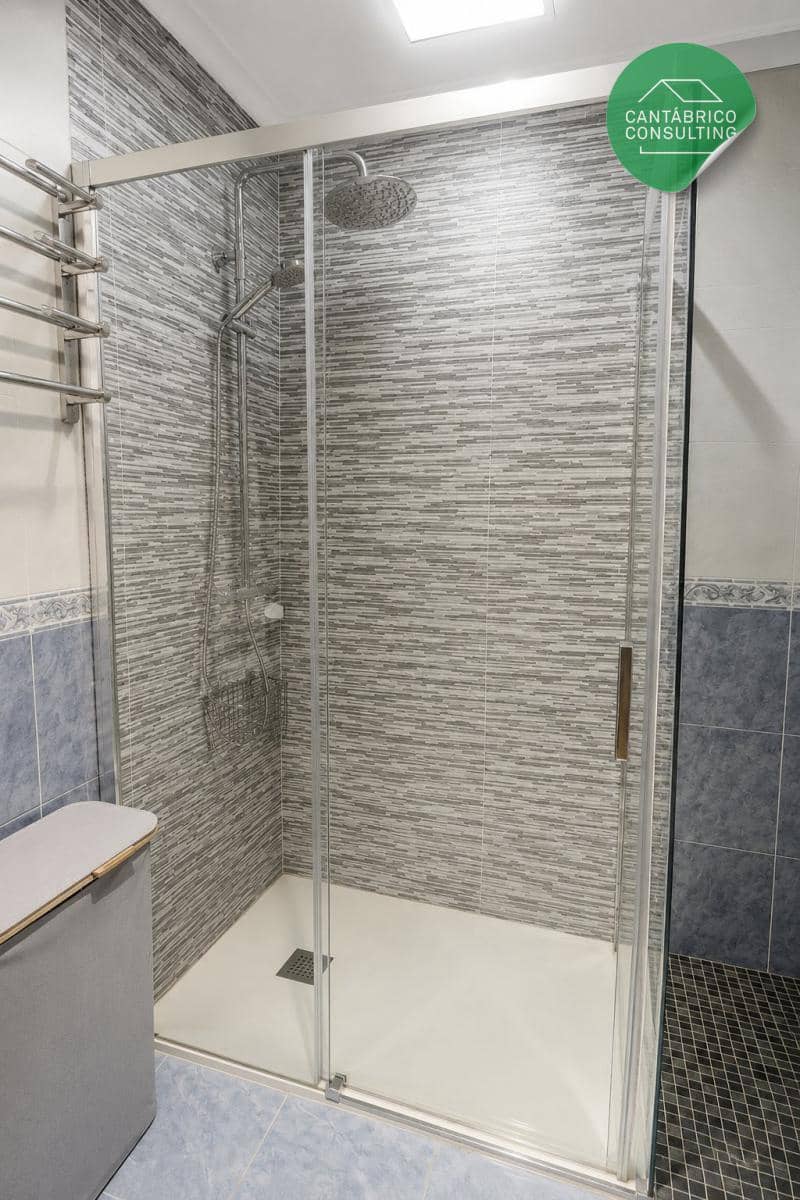 3 bedroom Flat for sale in Navia with garage - € 320,000 (Ref: 9817007)