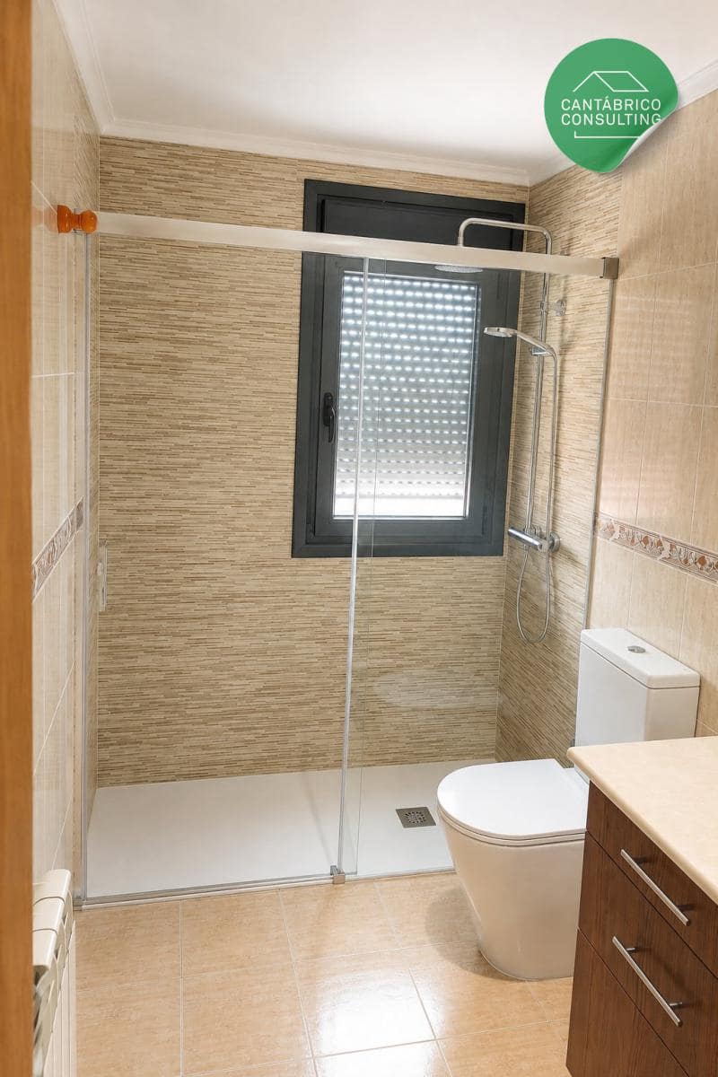 3 bedroom Flat for sale in Navia with garage - € 320,000 (Ref: 9817007)