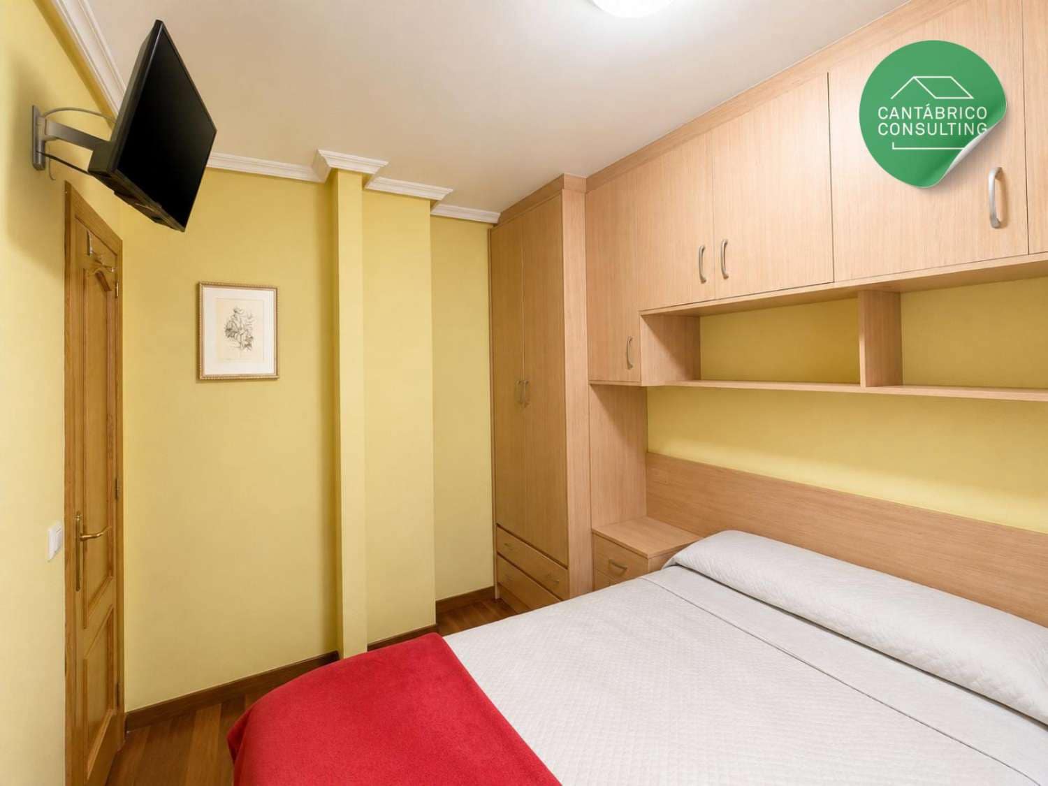 3 bedroom Flat for sale in Navia with garage - € 320,000 (Ref: 9817007)