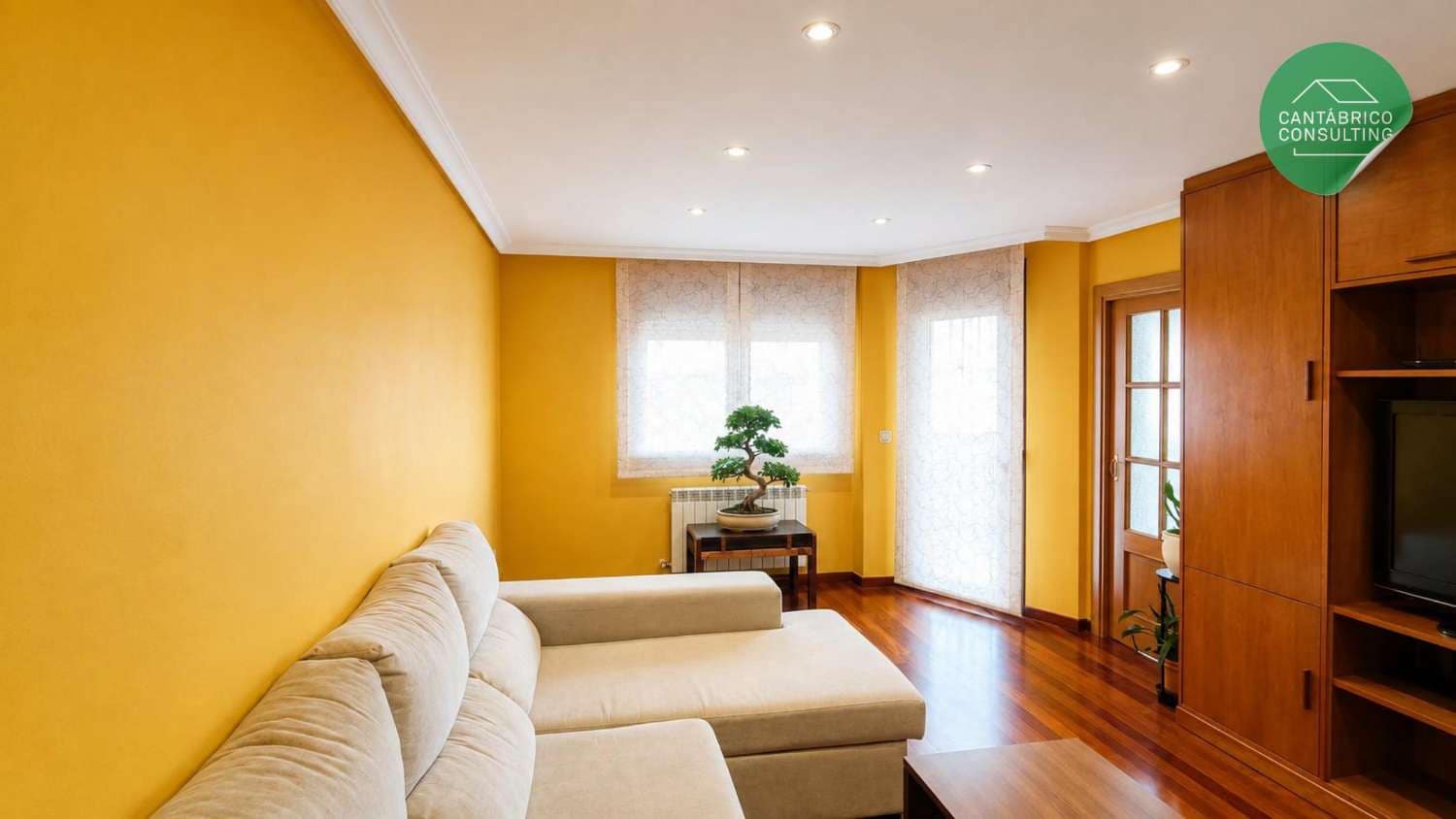 3 bedroom Flat for sale in Navia with garage - € 320,000 (Ref: 9817007)