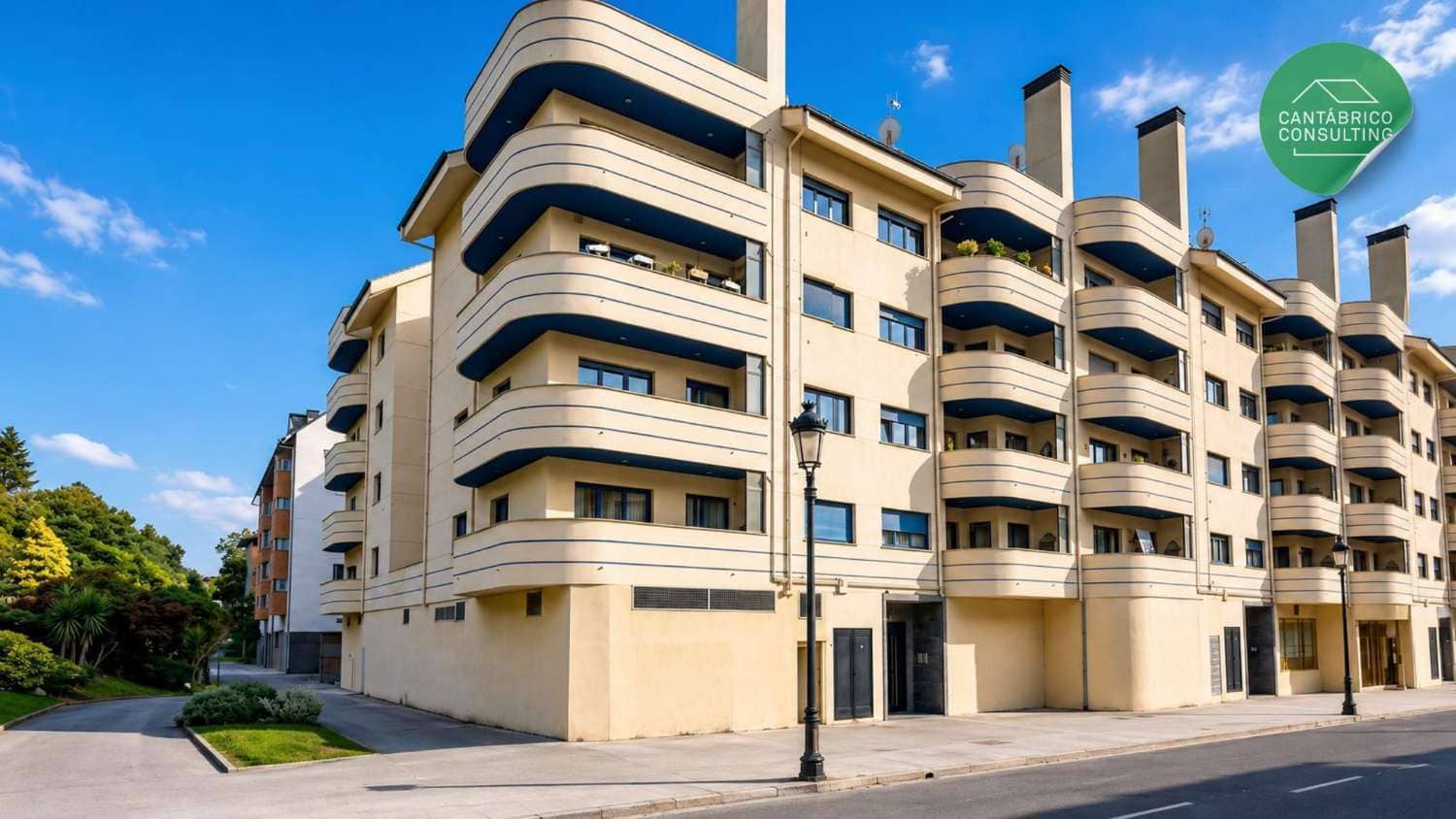 3 bedroom Flat for sale in Navia with garage - € 320,000 (Ref: 9817007)