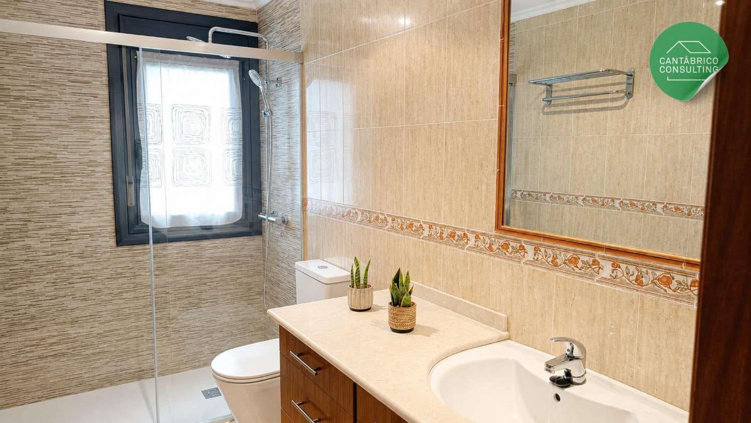 3 bedroom Flat for sale in Navia with garage - € 320,000 (Ref: 9817007)