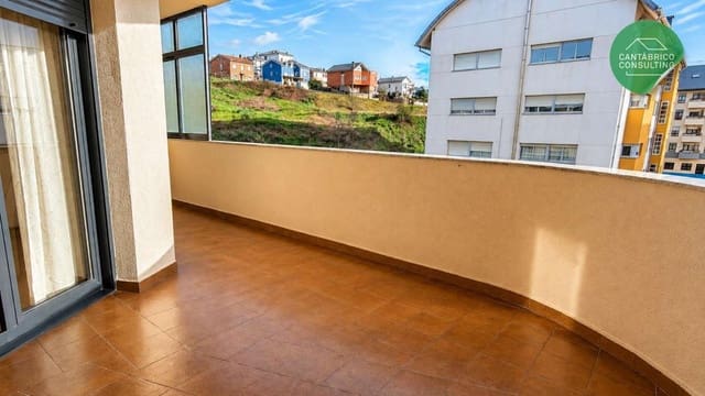 3 slaapkamer Flat te koop in Navia met garage - € 320.000 (Ref: 9817007)
