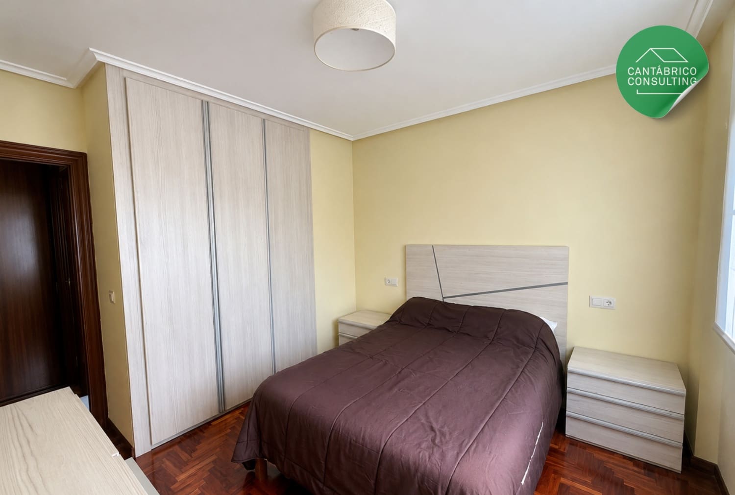 Piso de 2 habitaciones en Avilés en venta con garaje - 215.000 € (Ref: 9906827)