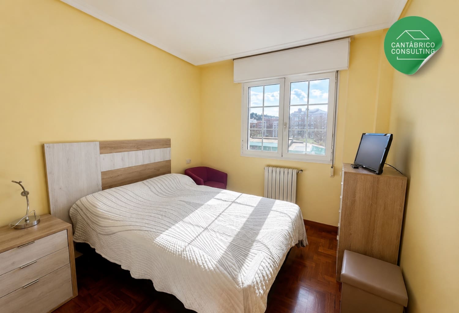 Piso de 2 habitaciones en Avilés en venta con garaje - 215.000 € (Ref: 9906827)