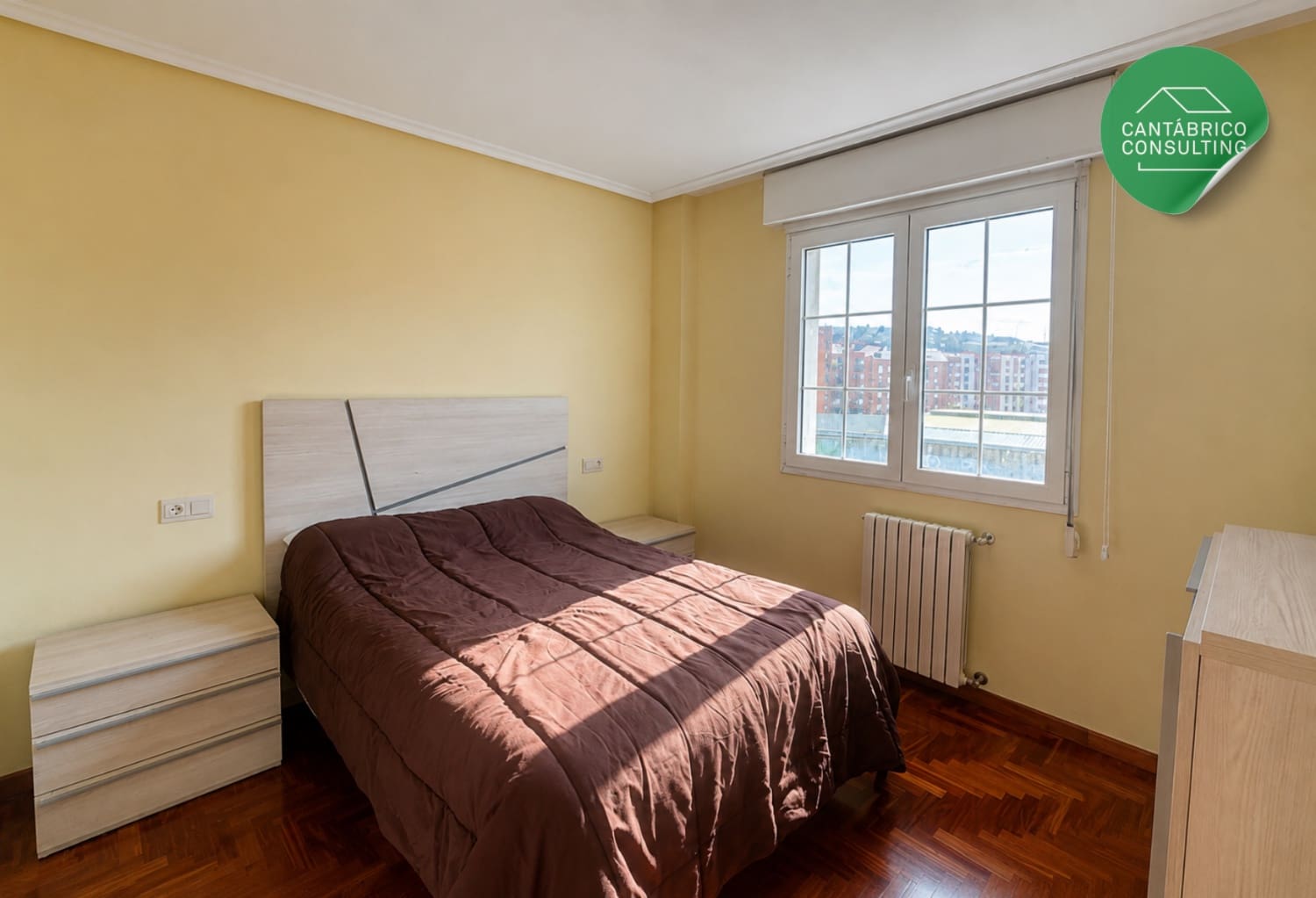 Piso de 2 habitaciones en Avilés en venta con garaje - 215.000 € (Ref: 9906827)