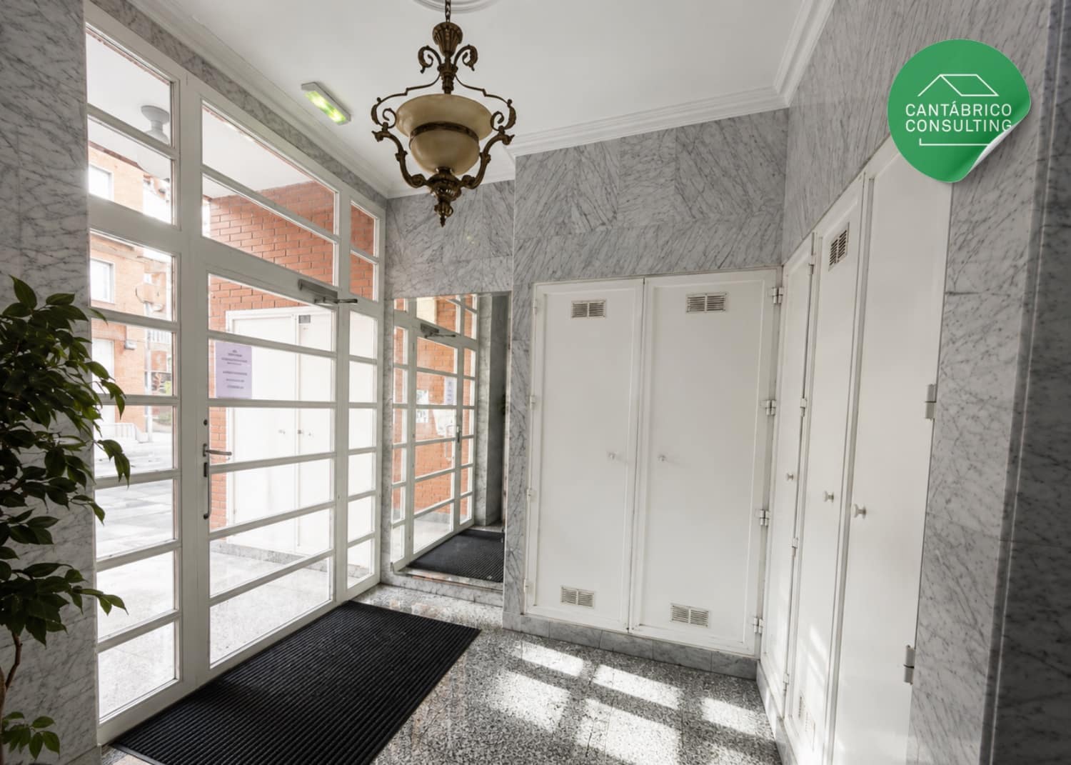 Piso de 2 habitaciones en Avilés en venta con garaje - 215.000 € (Ref: 9906827)