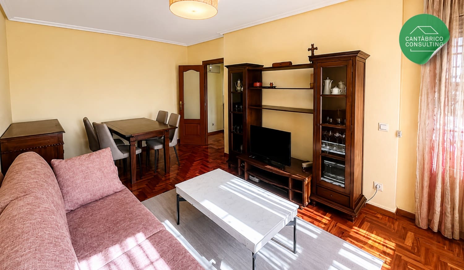 Piso de 2 habitaciones en Avilés en venta con garaje - 215.000 € (Ref: 9906827)