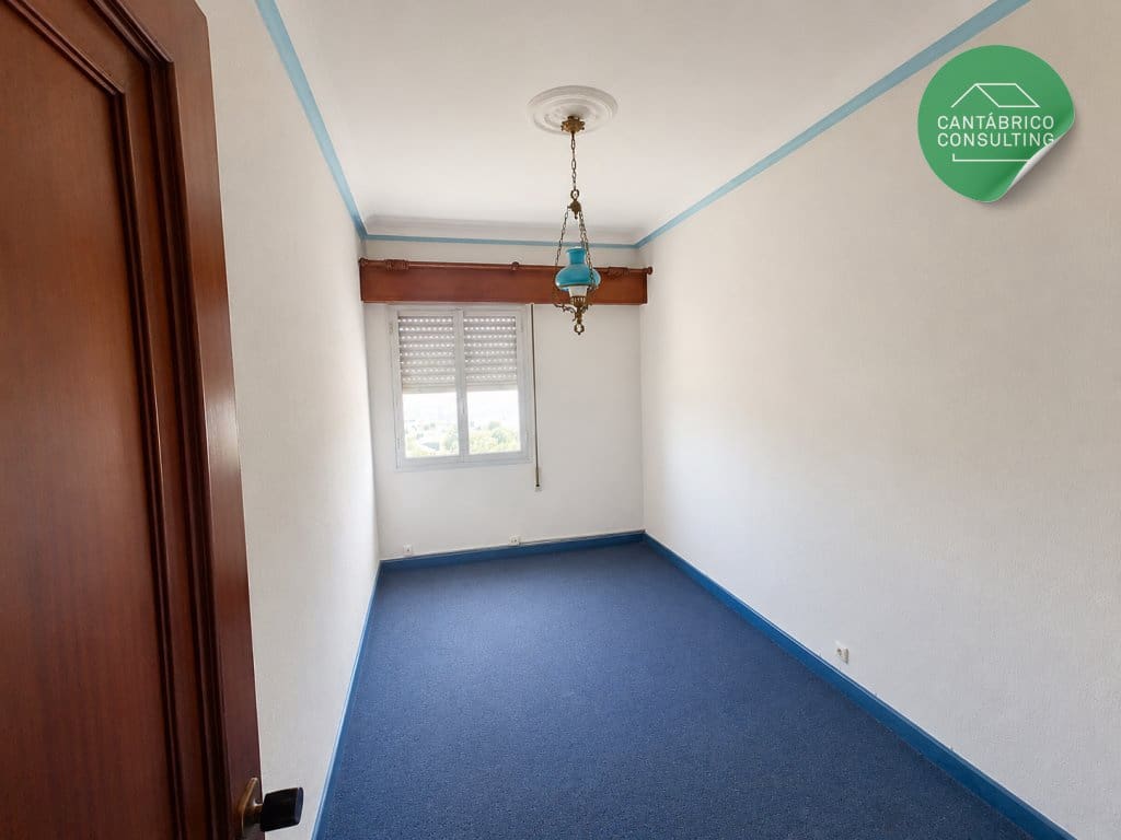 3 bedroom Flat for sale in Navia with garage - € 155,000 (Ref: 9928732)