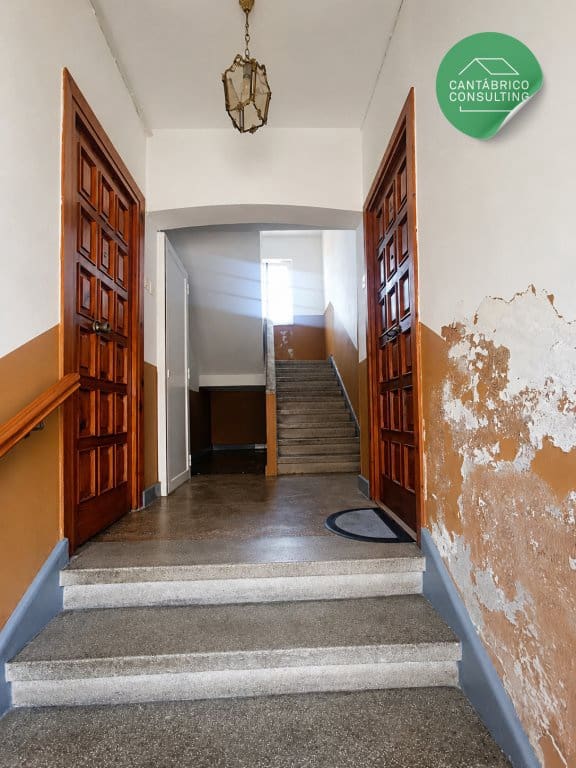 3 bedroom Flat for sale in Navia with garage - € 155,000 (Ref: 9928732)