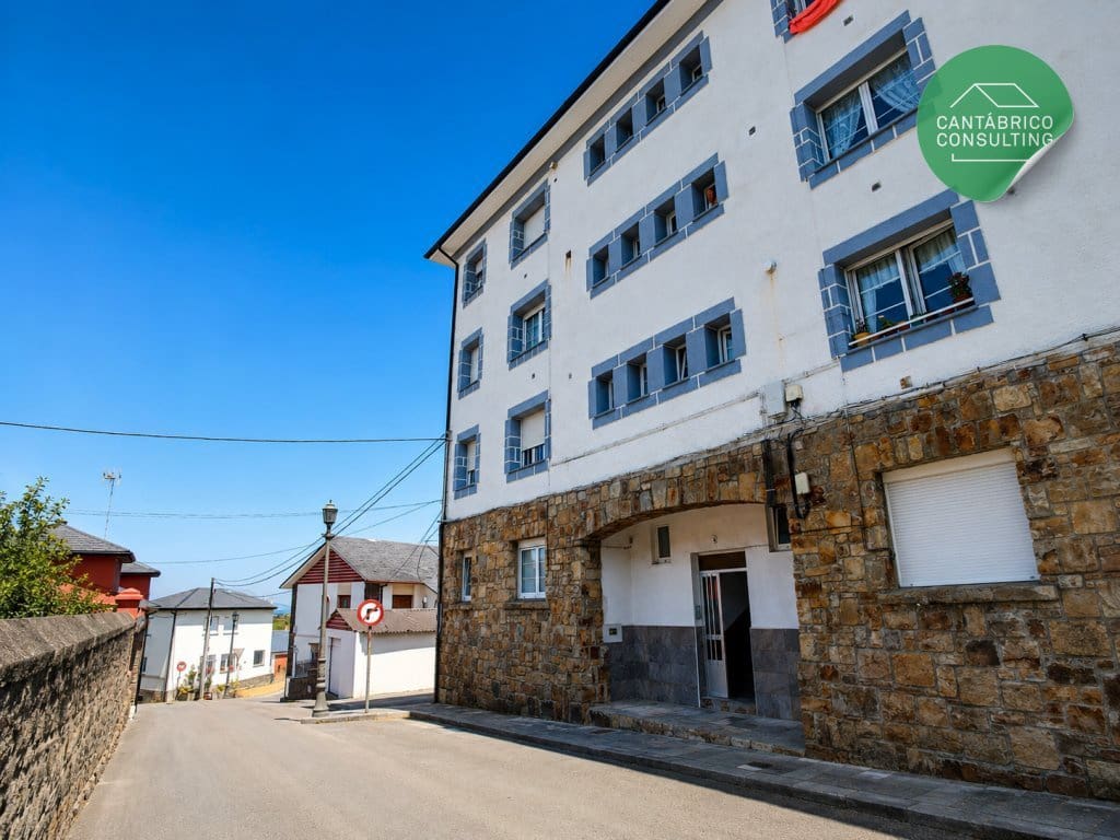 3 bedroom Flat for sale in Navia with garage - € 155,000 (Ref: 9928732)