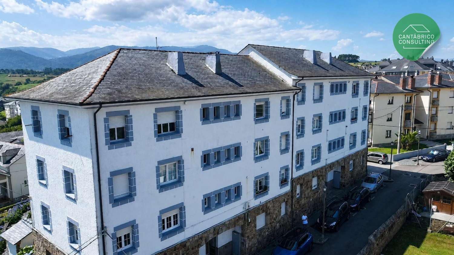 3 bedroom Flat for sale in Navia with garage - € 155,000 (Ref: 9928732)