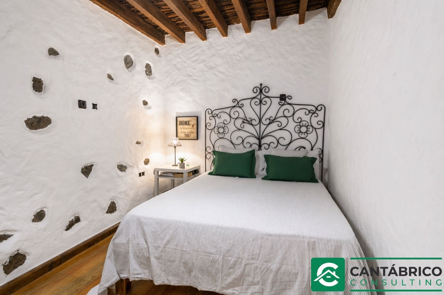 3 bedroom Semi-detached Villa for sale in Guia de Isora - € 335,000 (Ref: 9954680)