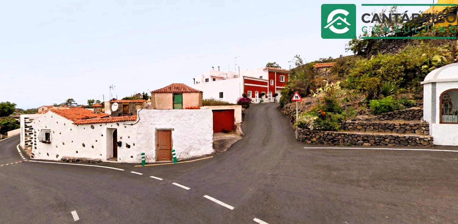 3 bedroom Semi-detached Villa for sale in Guia de Isora - € 335,000 (Ref: 9954680)