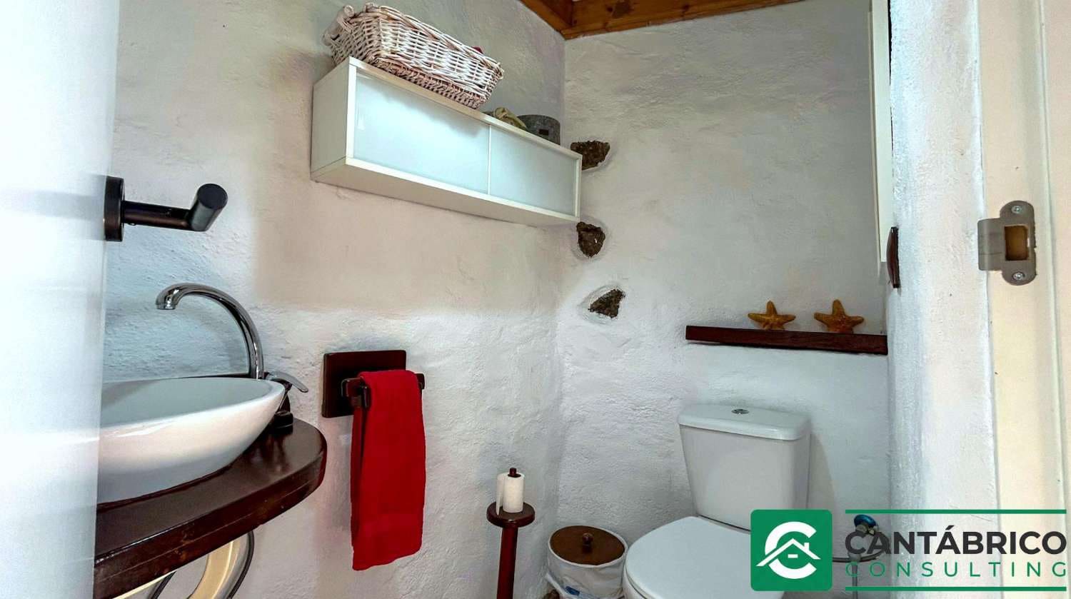 3 bedroom Semi-detached Villa for sale in Guia de Isora - € 335,000 (Ref: 9954680)