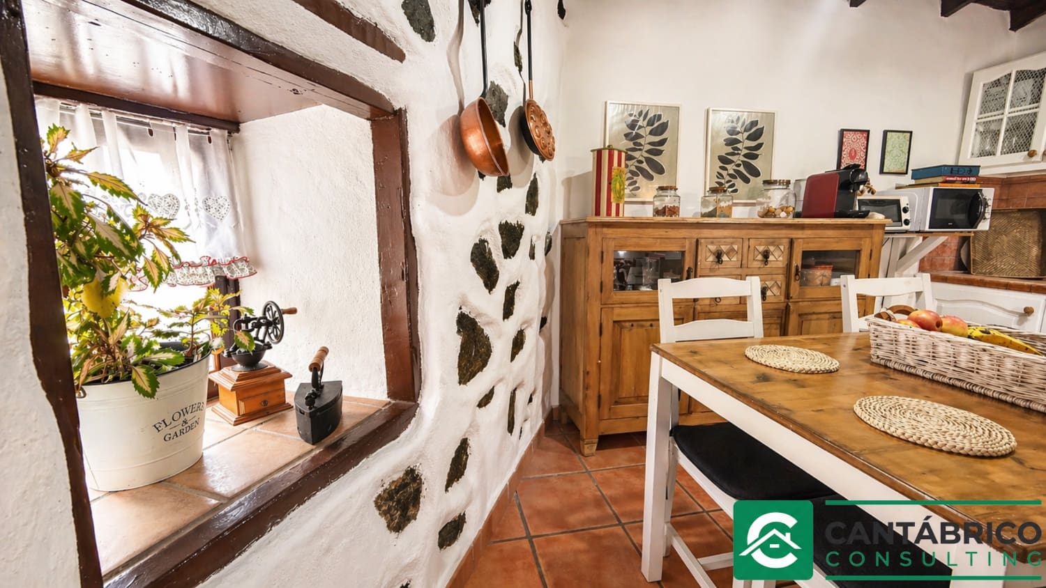3 bedroom Semi-detached Villa for sale in Guia de Isora - € 335,000 (Ref: 9954680)