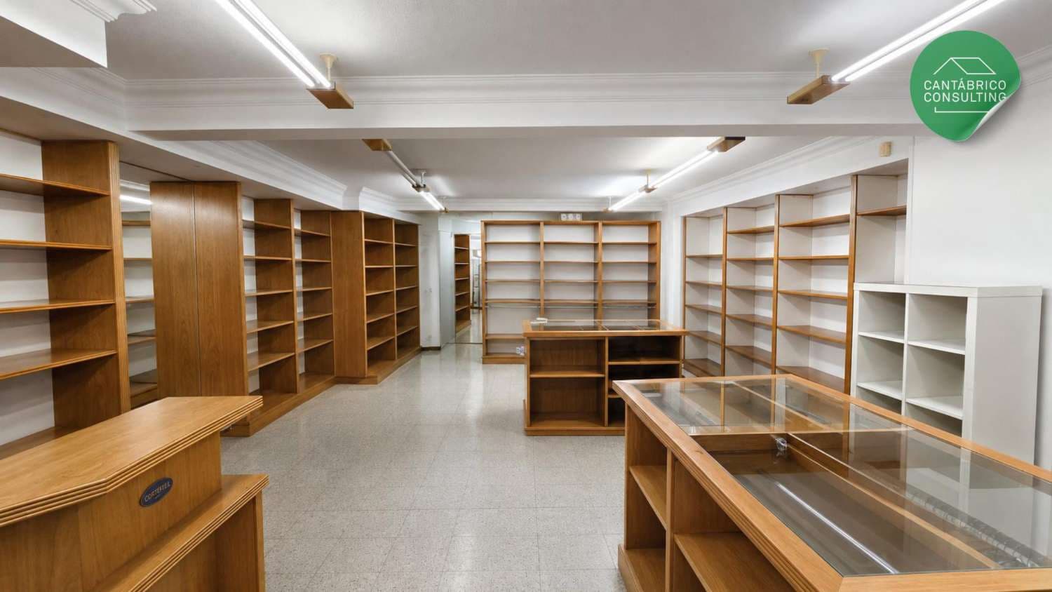 Kommersiell till salu i Navia - 235 000 € (Ref: 9984387)