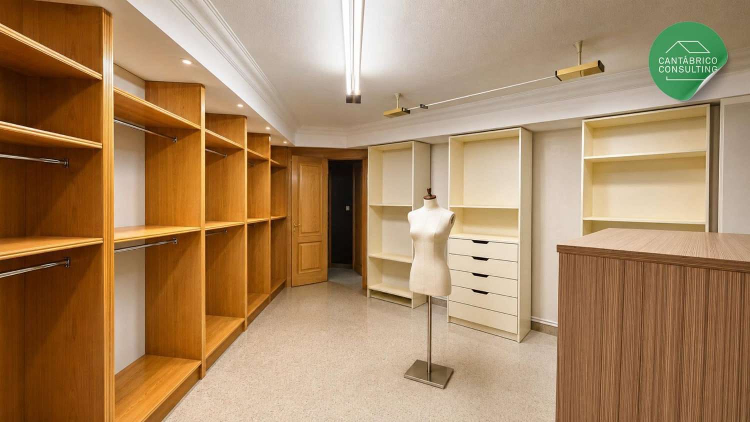 Kommersiell till salu i Navia - 235 000 € (Ref: 9984387)