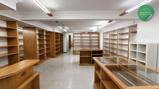 Komercyjne na sprzedaż w Navia - 235 000 € (Ref: 9984387)