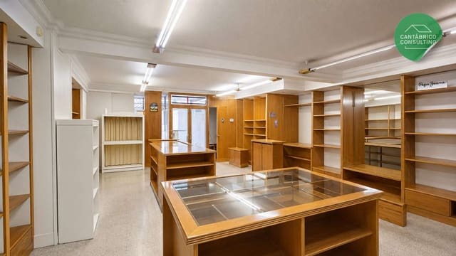 Komercyjne na sprzedaż w Navia - 235 000 € (Ref: 9984387)