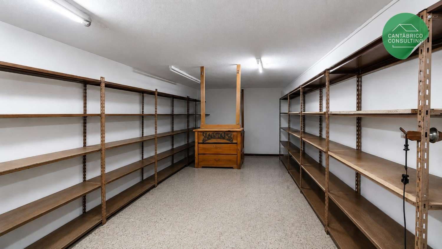 Kommersiell till salu i Navia - 235 000 € (Ref: 9984387)